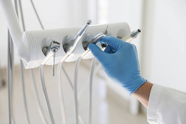 Professional Emergency Dentist technician working in West Wood, UT